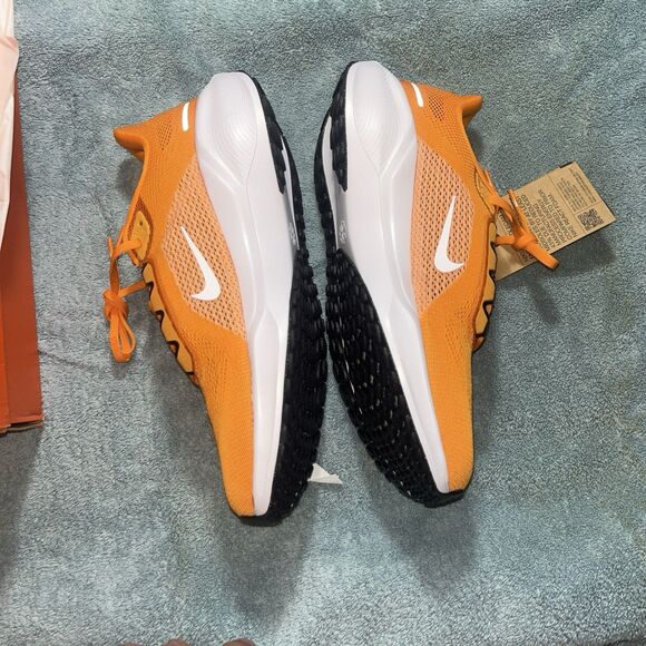 Size 9.5 - NCAA x Nike Air Zoom Pegasus 41 Tennessee main image 9